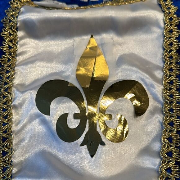 Wishcraft women’s costume size 15, see measurements logo in front needs tape. - Picture 2 of 8